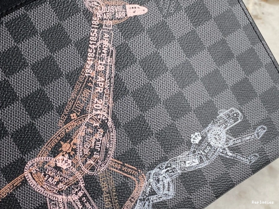 Rep ladies VUITTON LOUIS VOYAGE POCHETTE 0808